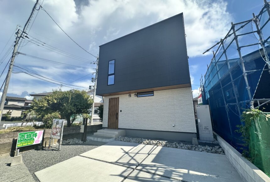 熊本市南区上ノ郷2丁目　２階建　４SLDK