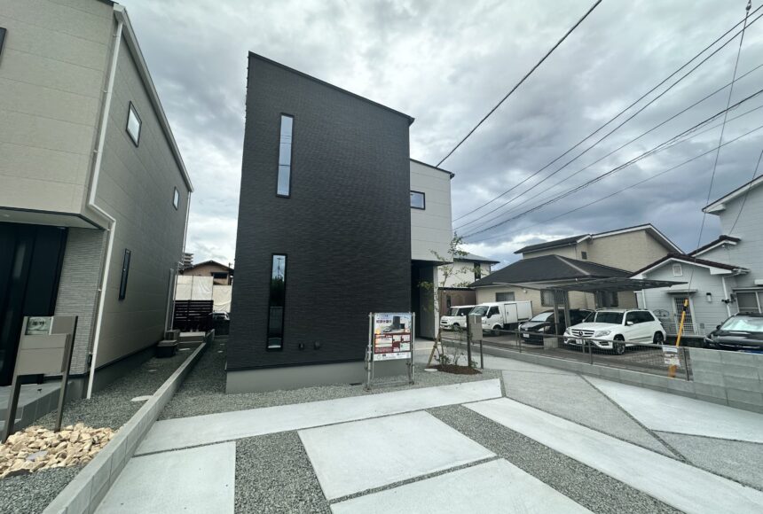 熊本市東区三郎2丁目　2階建　４SSLDK