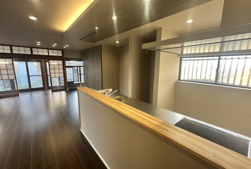 熊本市北区清水新地2丁目　2階建　4LDK