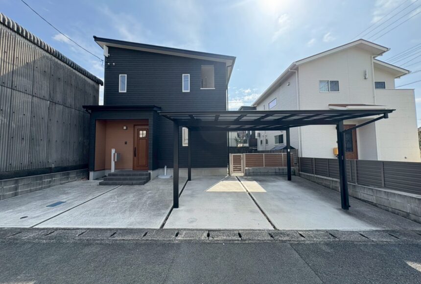 熊本市東区小山6丁目　２階建　3LDK