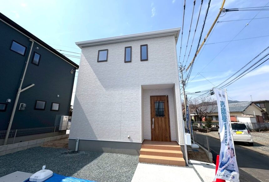 熊本市西区上代3丁目　1号棟　2階建　4LDK