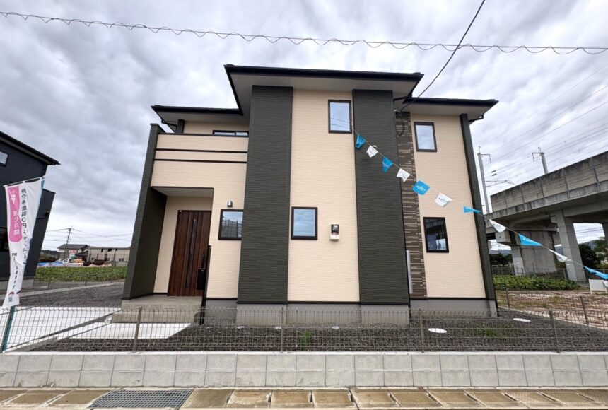 富合町南田尻1期　8号棟　2階建　3LDK